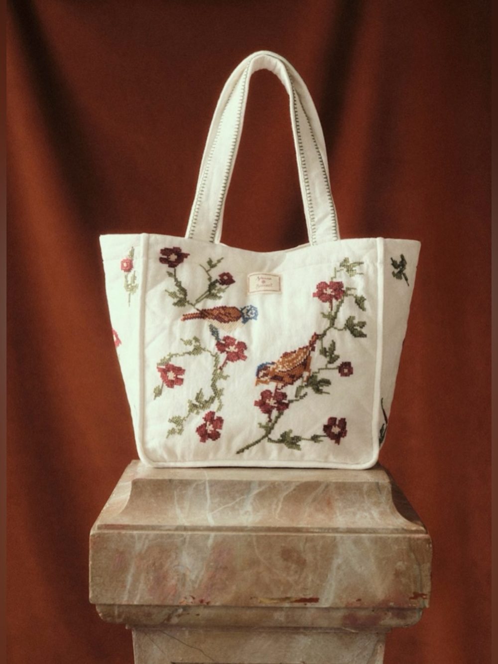 NWT EMBROIDERED TOTE BAG - SÉZANE
X BAZISZT